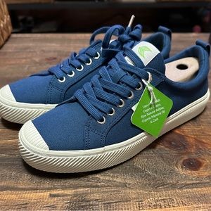 Brand New Cariuma Sneakers - Men’s 8 / Women’s 9.5